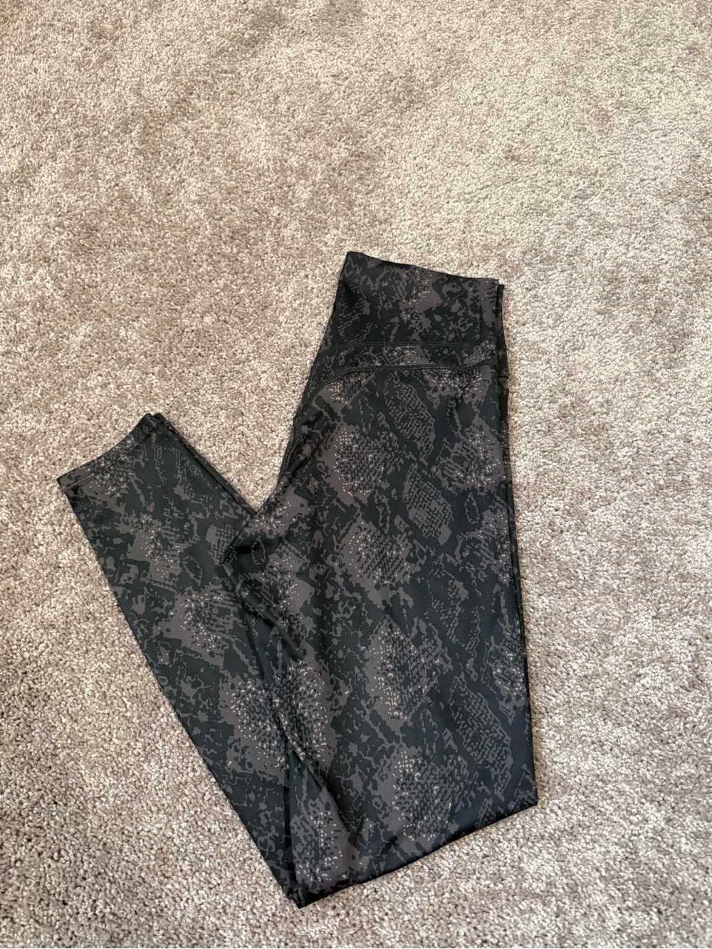 Vitality Black & Gray Snakeskin Print Legging Size Large